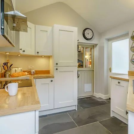 3 Bed In 85686 *